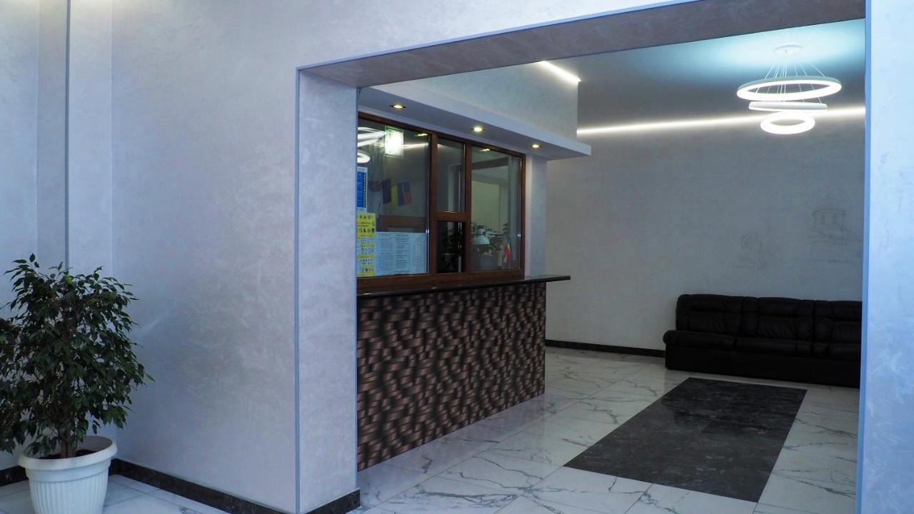 Hotel "Nizhyn" Εξωτερικό φωτογραφία