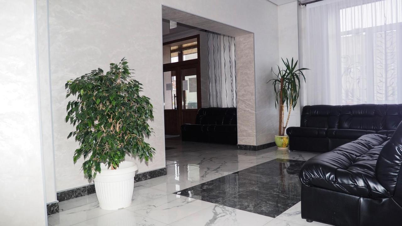 Hotel "Nizhyn" Εξωτερικό φωτογραφία