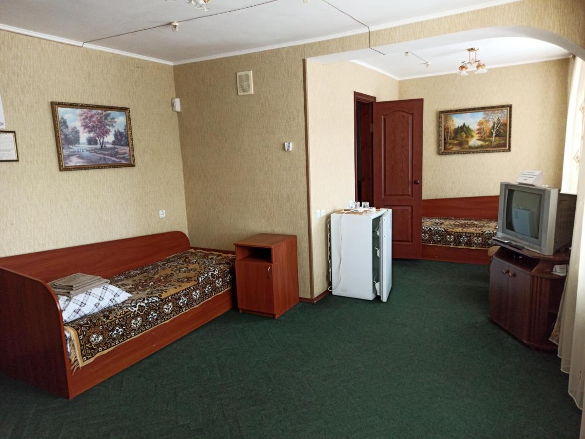 Hotel "Nizhyn" Εξωτερικό φωτογραφία